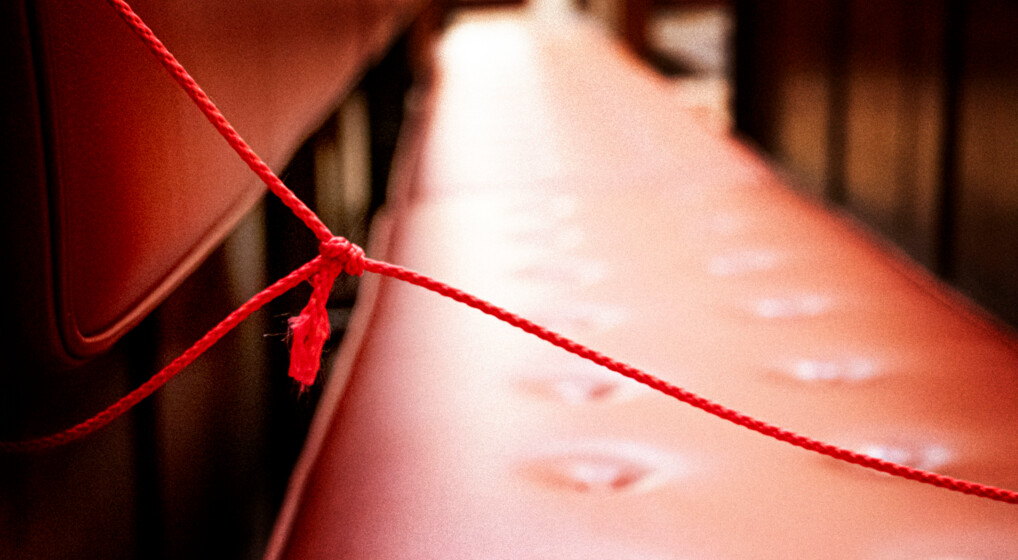 kirkebænke under nedlukningen