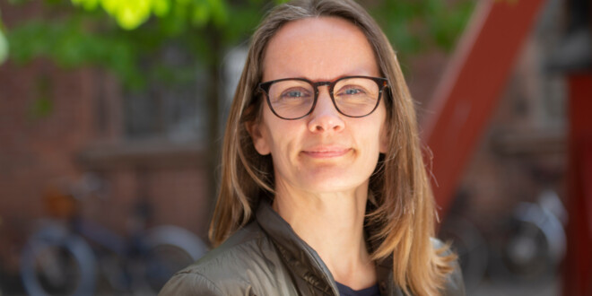 kommunikationskonsulent kirsten weiss mose fotograferet i vartovs gård