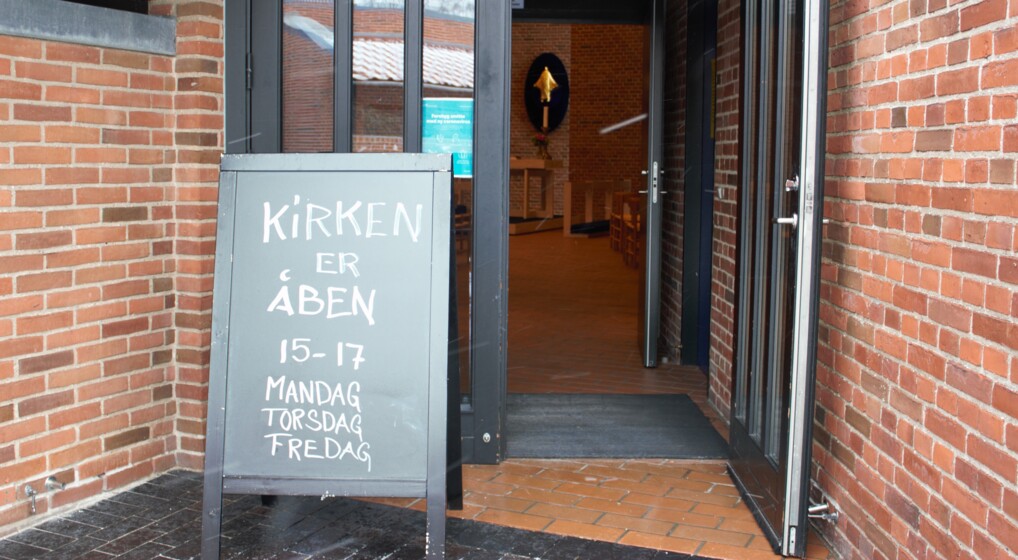 Husum Kirke har tre dage om ugen åbnet kirkerummet under corona-pandemien